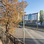 Stylish Stay - 2Bdr, 2Bthr+ Free Parking