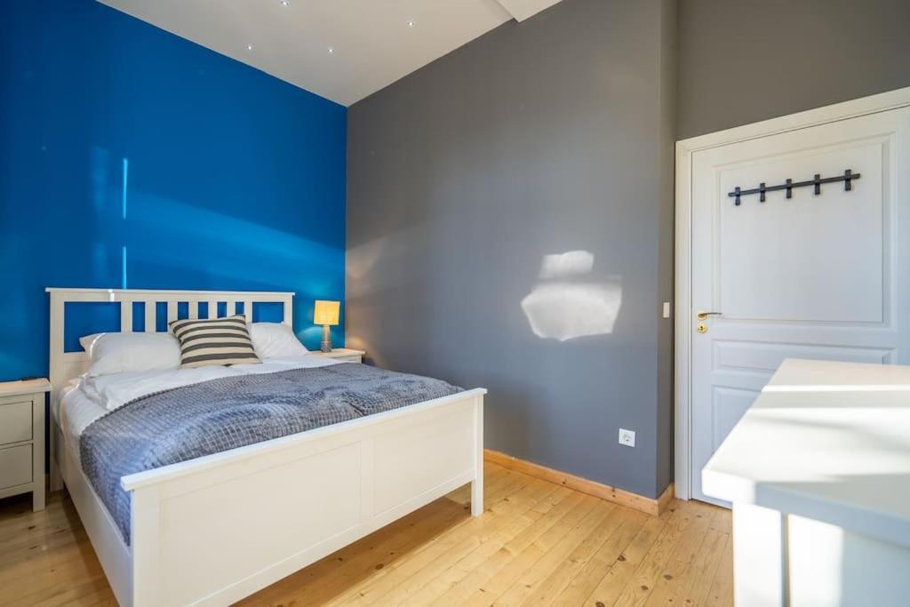 Stylish - 2bdr, 2bthr+ Free Parking Appartement Sofia