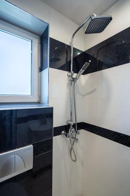 Stylish - 2bdr, 2bthr+ Free Parking Sofia