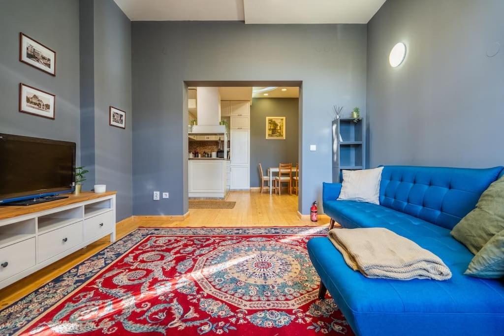Stylish - 2bdr, 2bthr+ Free Parking Appartement *