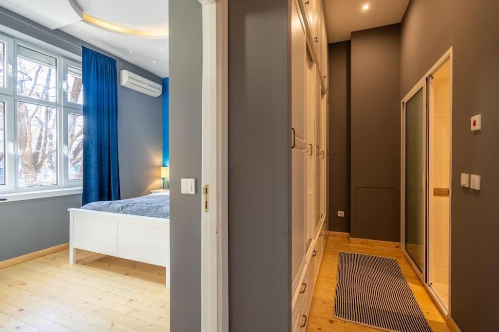 Stylish - 2bdr, 2bthr+ Free Parking Appartement Sofia