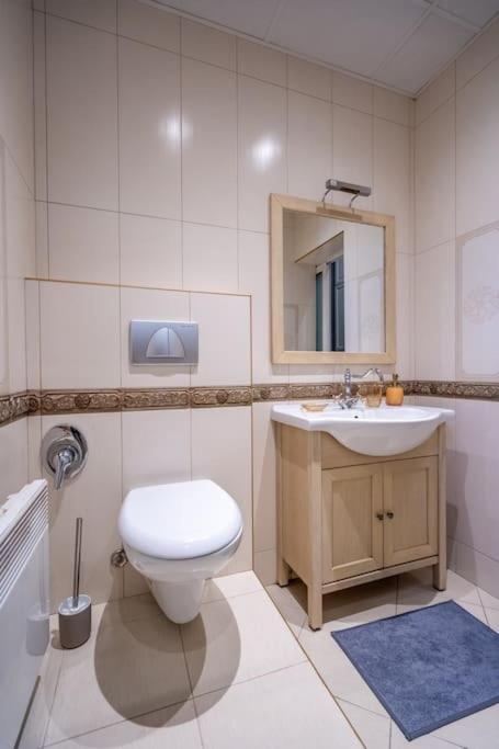 Appartement Stylish - 2bdr, 2bthr+ Free Parking *