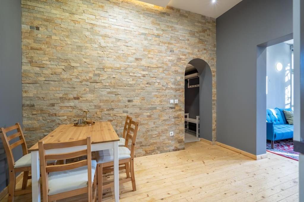 Appartement Stylish - 2bdr, 2bthr+ Free Parking Sofia
