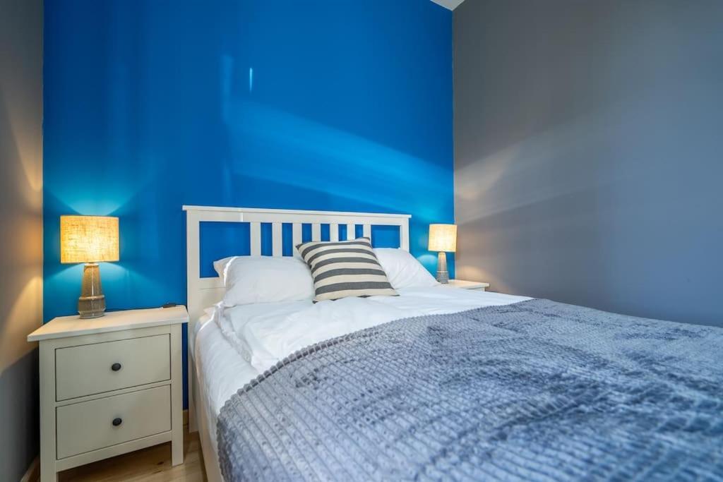 Apartament Stylish - 2bdr, 2bthr+ Free Parking *