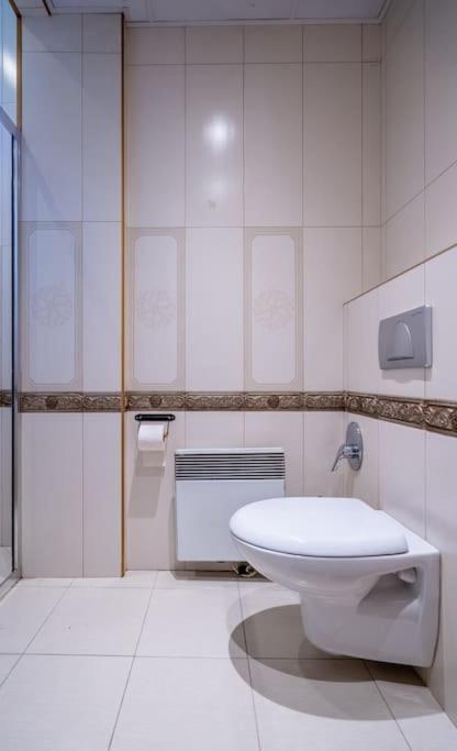 Stylish - 2bdr, 2bthr+ Free Parking *