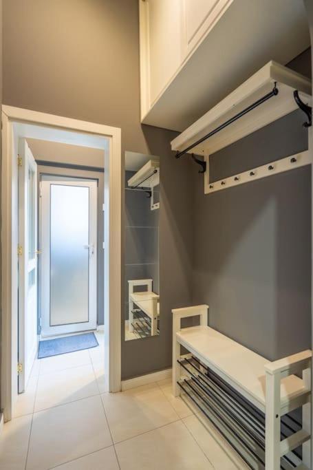 Stylish - 2bdr, 2bthr+ Free Parking * Sofia